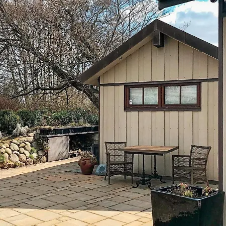 V Xvi Tatil Evi *